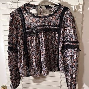 American Eagle floral long-sleeve blouse, open back, lace accents